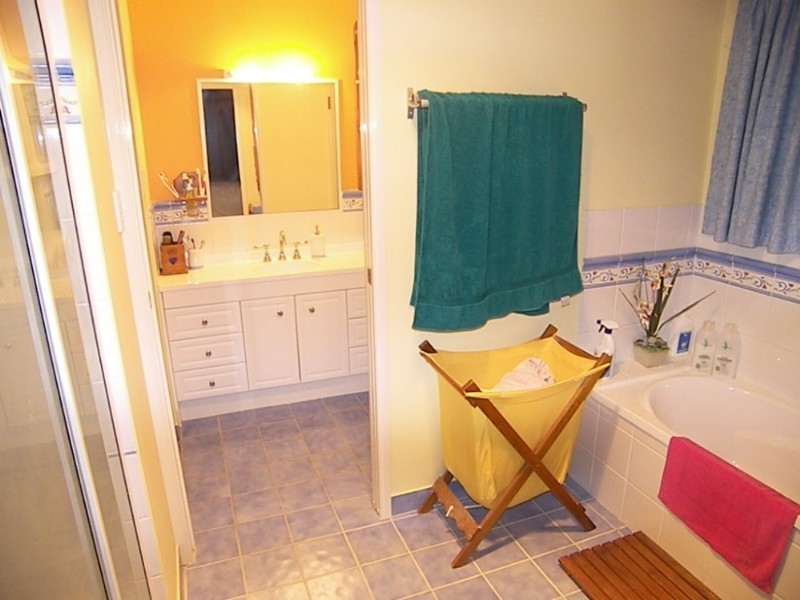 11 Banksia Court, Gracemere QLD 4702