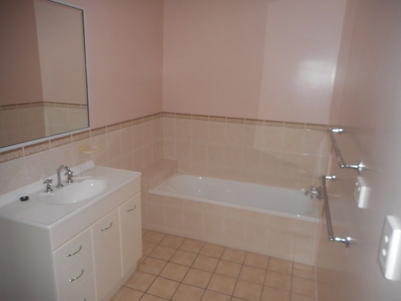 2/162 Quay Lane, Rockhampton City QLD 4700