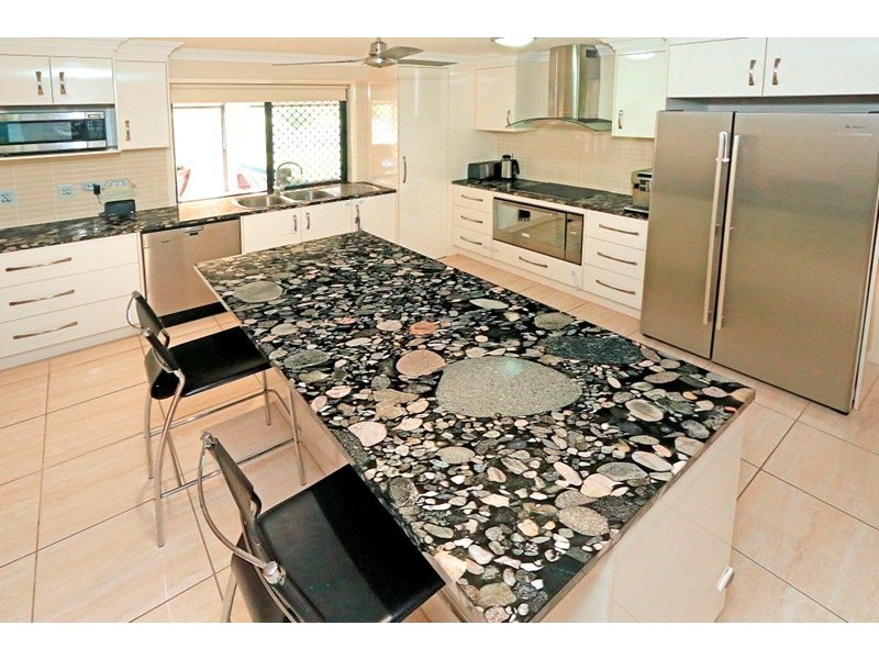 33 Bunya Road, Rockyview QLD 4701