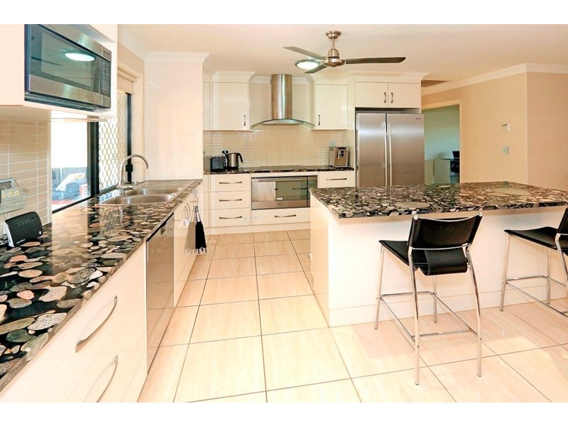 33 Bunya Road, Rockyview QLD 4701