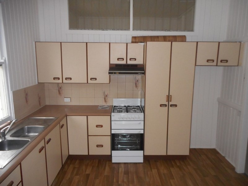 92 Elphinstone Street, Berserker QLD 4701