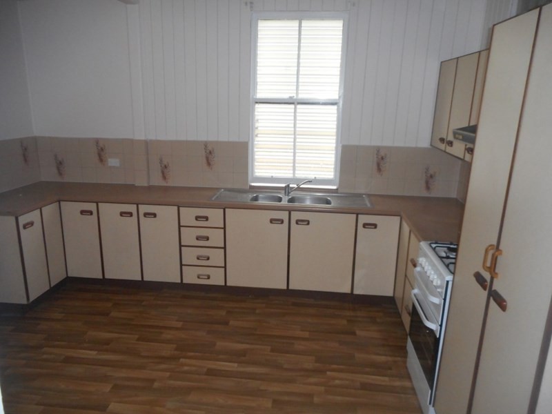 92 Elphinstone Street, Berserker QLD 4701