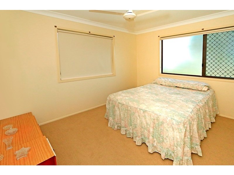 27 Booker Street, Park Avenue QLD 4701