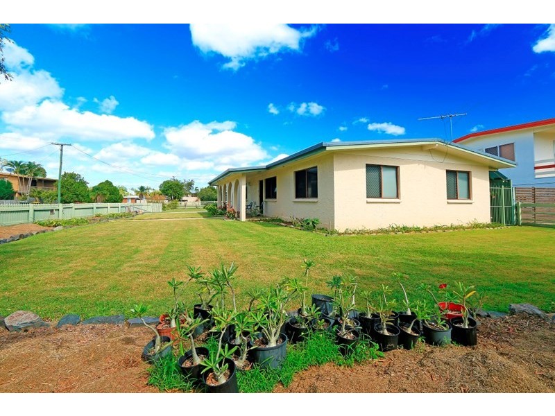 27 Booker Street, Park Avenue QLD 4701