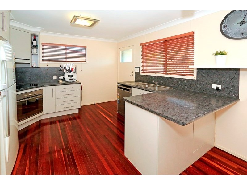63 Gray Street, Park Avenue QLD 4701
