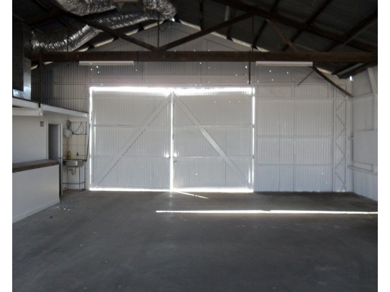 35 Park Street, Park Avenue QLD 4701