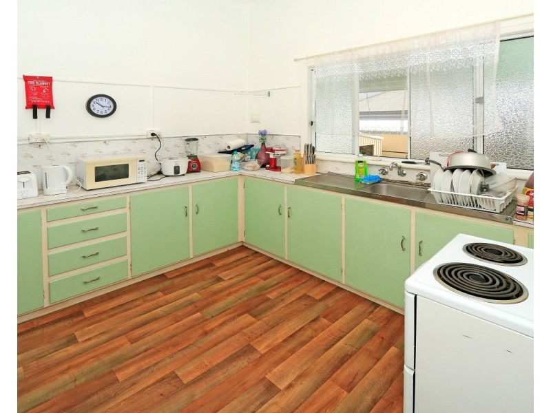 Units 1-2, 57 Deacon Street, Berserker QLD 4701