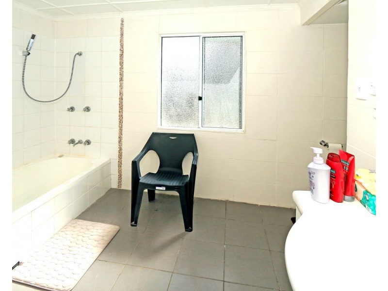 Units 1-2, 57 Deacon Street, Berserker QLD 4701