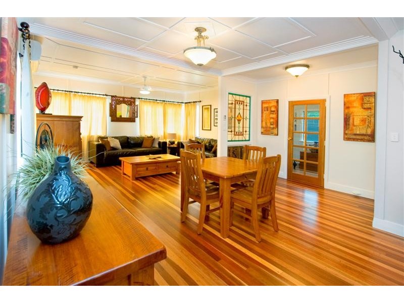 8 King Street, The Range QLD 4700