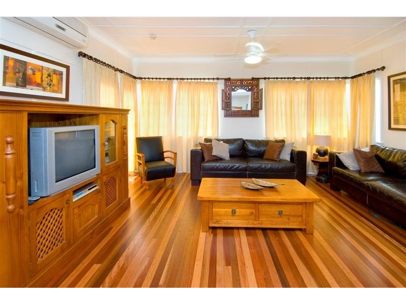 8 King Street, The Range QLD 4700