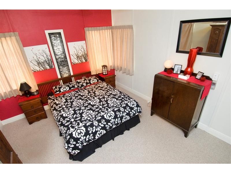 8 King Street, The Range QLD 4700