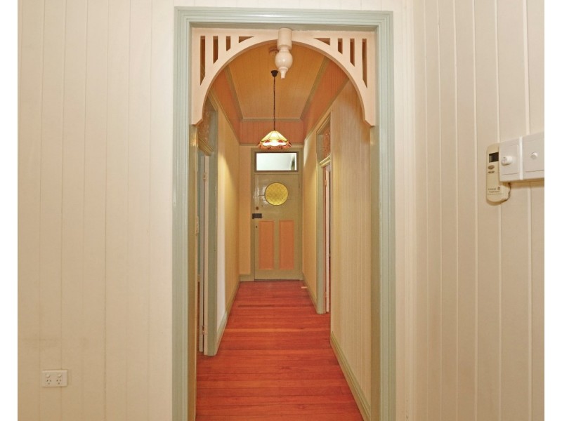 8 Curtis Street, Wandal QLD 4700