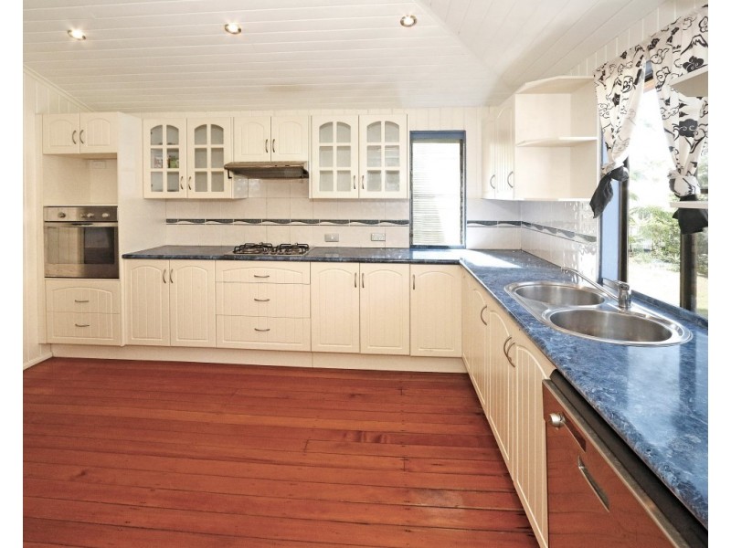 8 Curtis Street, Wandal QLD 4700