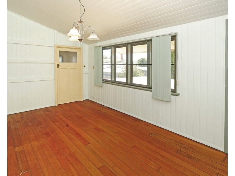 8 Curtis Street, Wandal QLD 4700