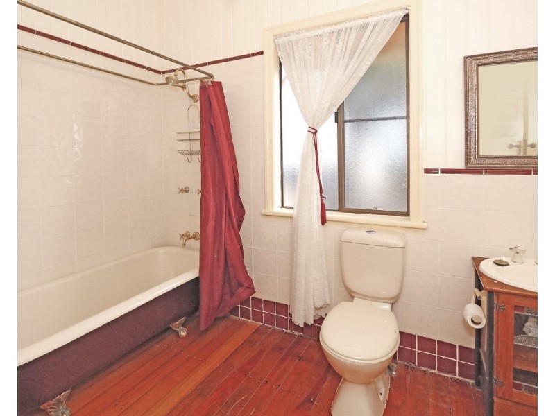 8 Curtis Street, Wandal QLD 4700