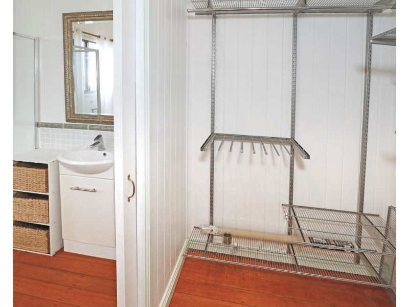 8 Curtis Street, Wandal QLD 4700