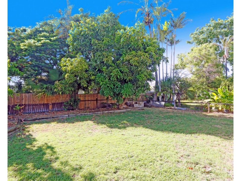 8 Curtis Street, Wandal QLD 4700