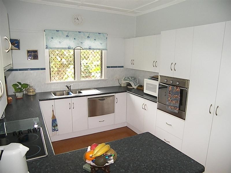34 Queen Street, The Range QLD 4700