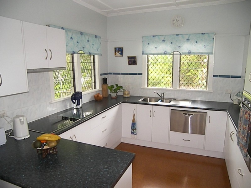 34 Queen Street, The Range QLD 4700