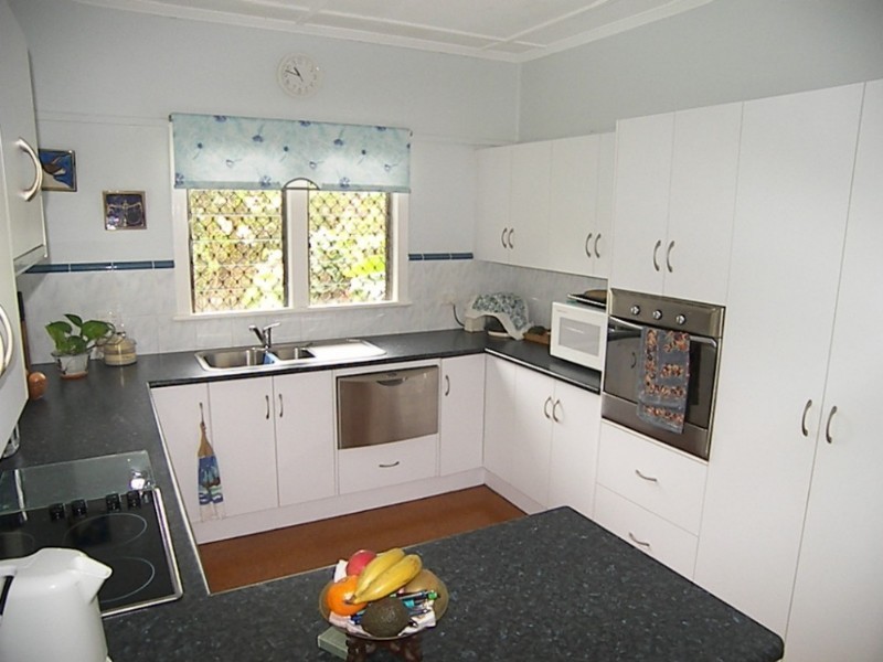 34 Queen Street, The Range QLD 4700