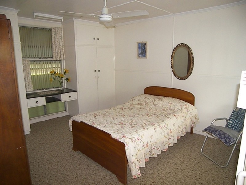 34 Queen Street, The Range QLD 4700