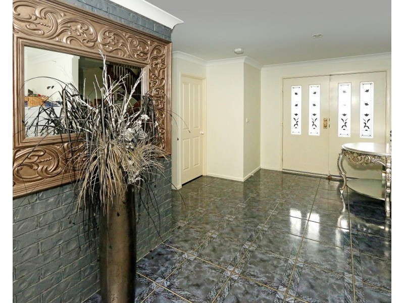 6 Constance Avenue, Rockyview QLD 4701