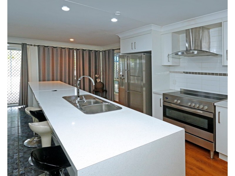 6 Constance Avenue, Rockyview QLD 4701