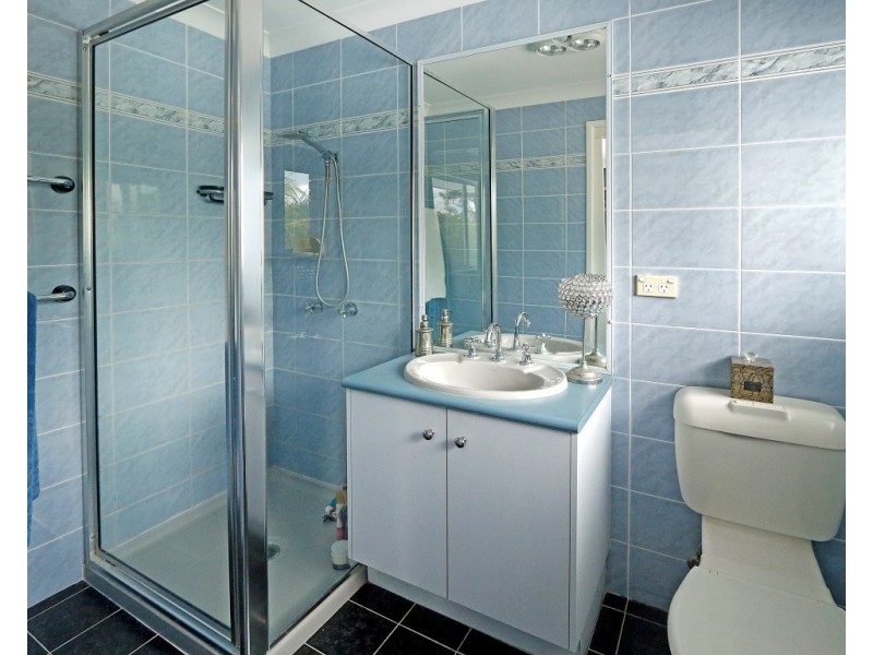 6 Constance Avenue, Rockyview QLD 4701