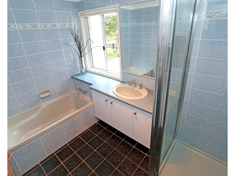 6 Constance Avenue, Rockyview QLD 4701