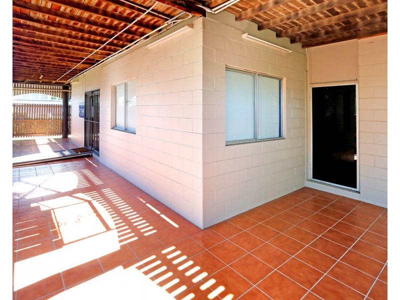 72 Elphinstone Street (Ground Floor), Berserker QLD 4701