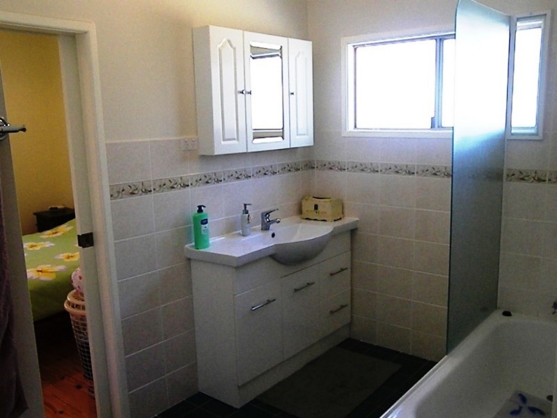 313 Duthie Avenue, Frenchville QLD 4701