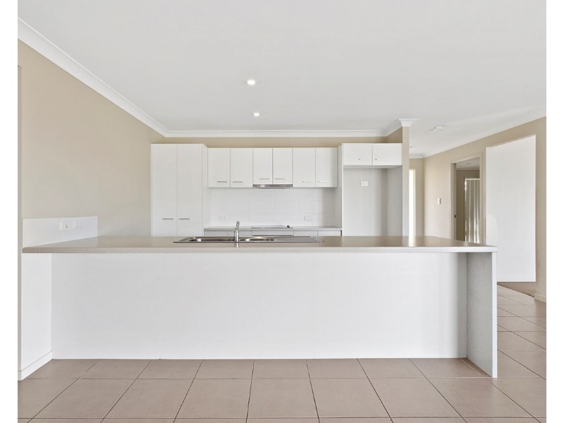 43 Burke and Wills Drive, Gracemere QLD 4702