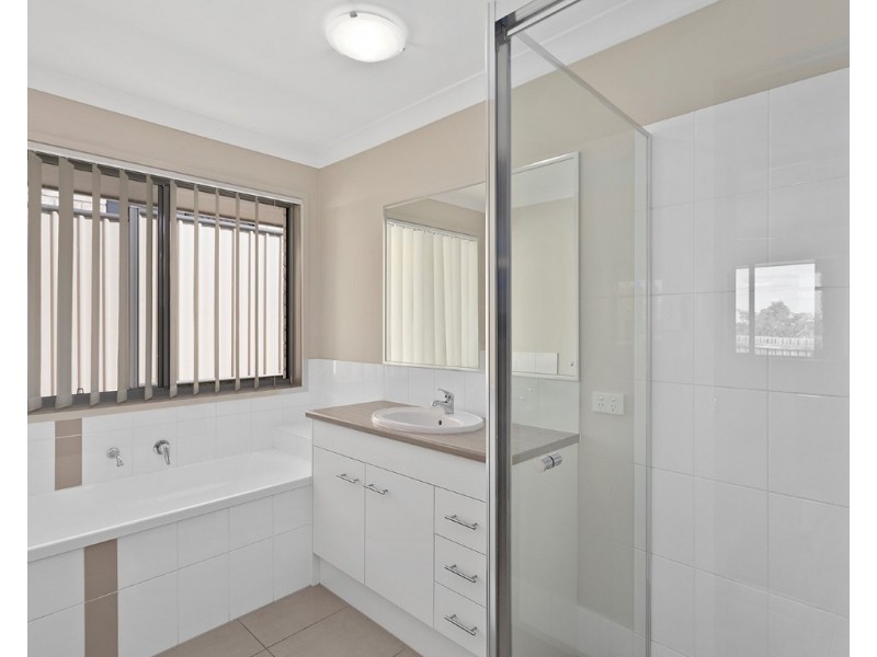43 Burke and Wills Drive, Gracemere QLD 4702