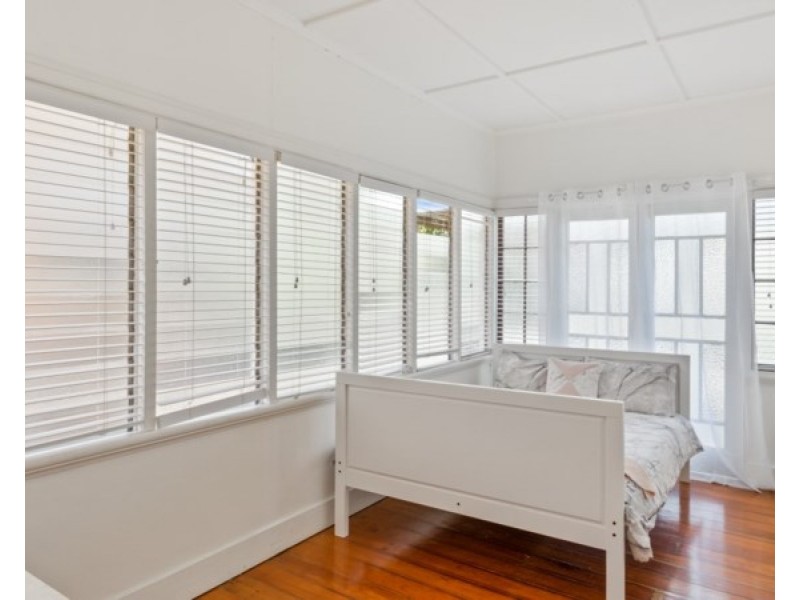 42 Jones Street, Wandal QLD 4700