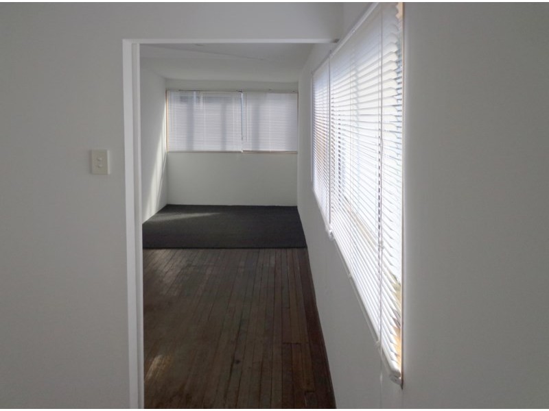 386 East Street, Depot Hill QLD 4700