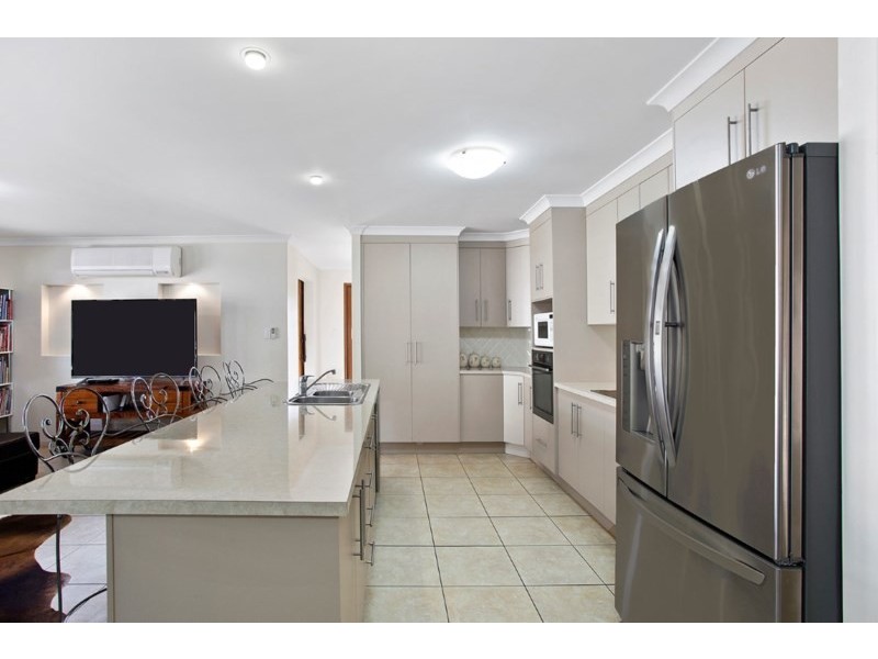 6 Treefern Terrace, Frenchville QLD 4701