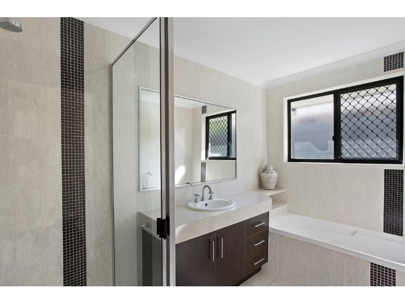 6 Treefern Terrace, Frenchville QLD 4701