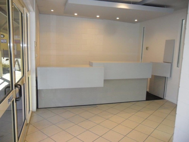 2/164 Berserker Street, Berserker QLD 4701