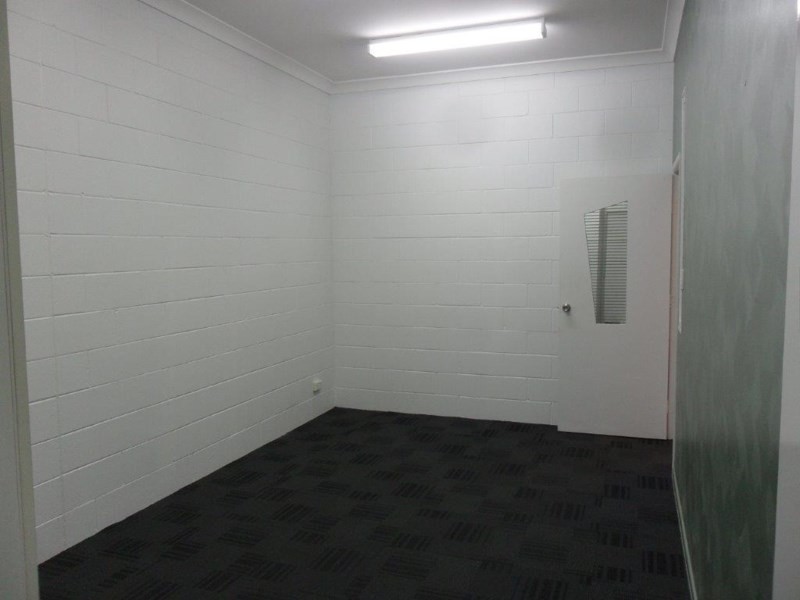 2/164 Berserker Street, Berserker QLD 4701