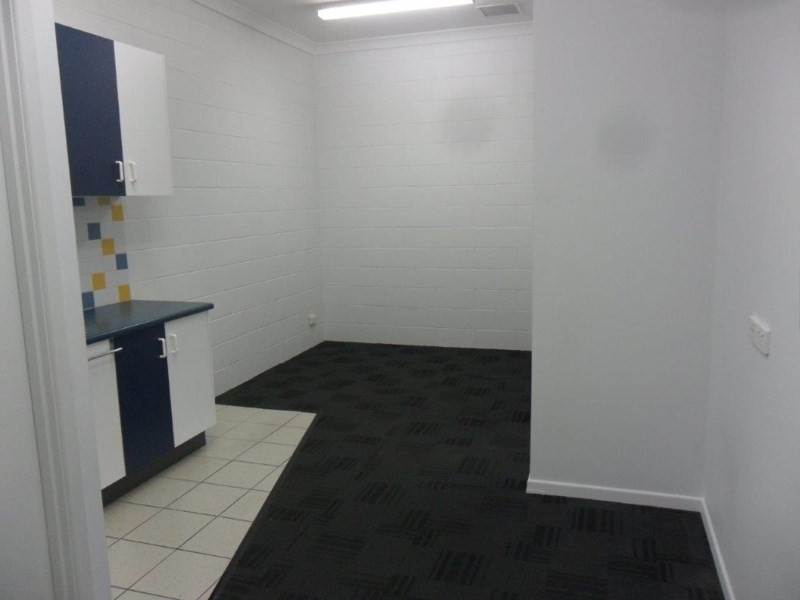 2/164 Berserker Street, Berserker QLD 4701