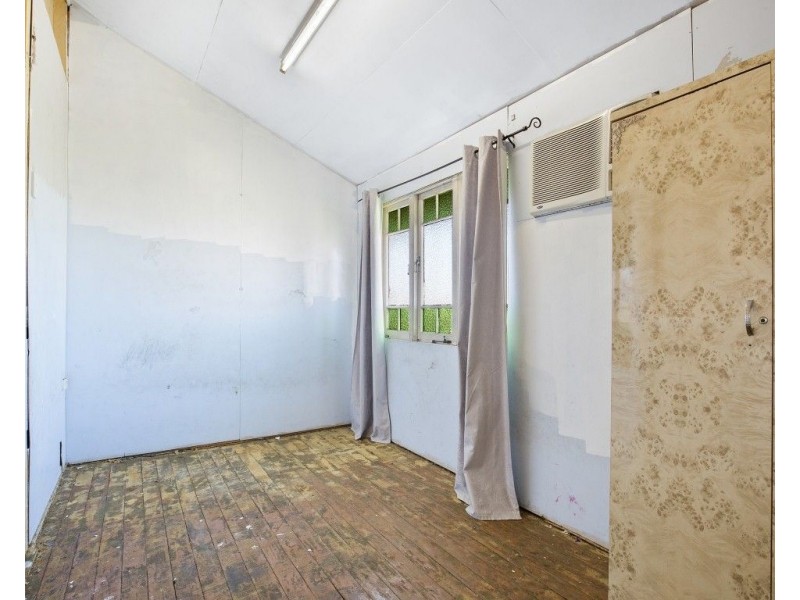 2 Edgar Street, Park Avenue QLD 4701