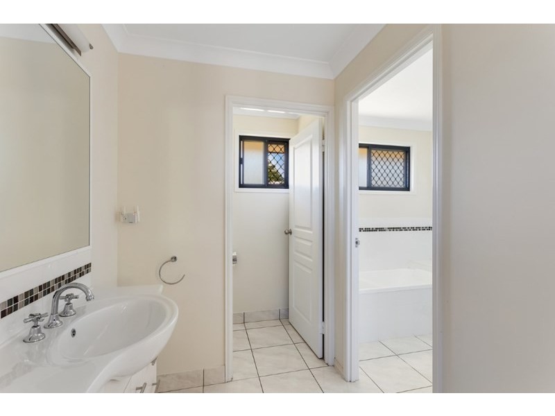 49 McKenzie Road, Alton Downs QLD 4702