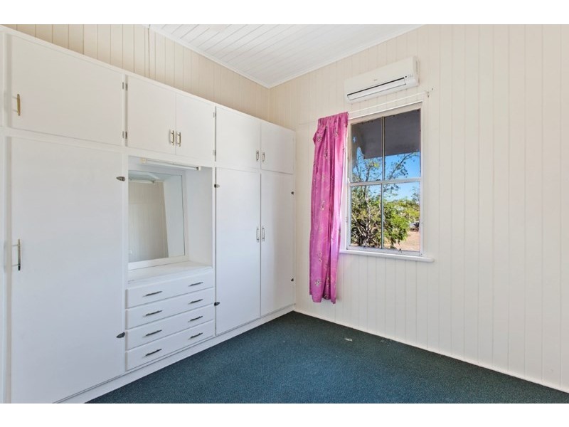 25 Tung Yeen Street, Park Avenue QLD 4701