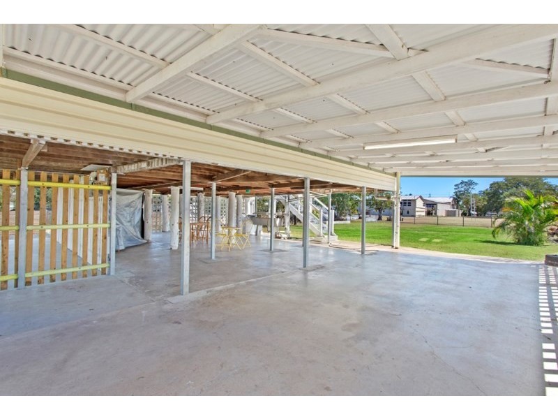 25 Tung Yeen Street, Park Avenue QLD 4701