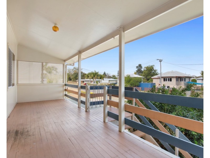 27 Hogan Street, Park Avenue QLD 4701