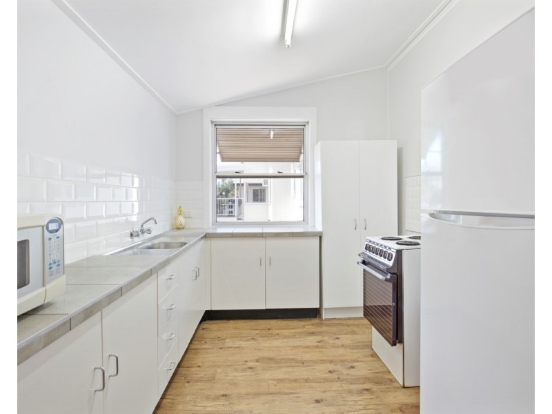 27 Hogan Street, Park Avenue QLD 4701