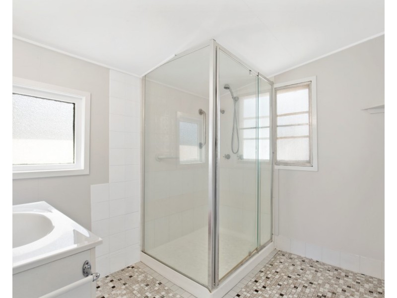 27 Hogan Street, Park Avenue QLD 4701