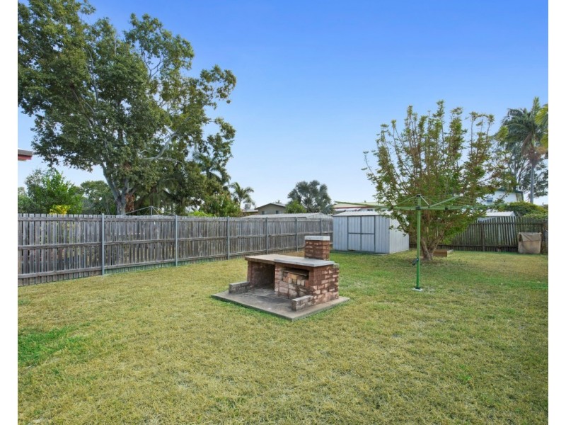 27 Hogan Street, Park Avenue QLD 4701