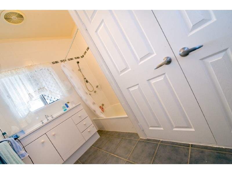 6 Kennedy Street, The Range QLD 4700