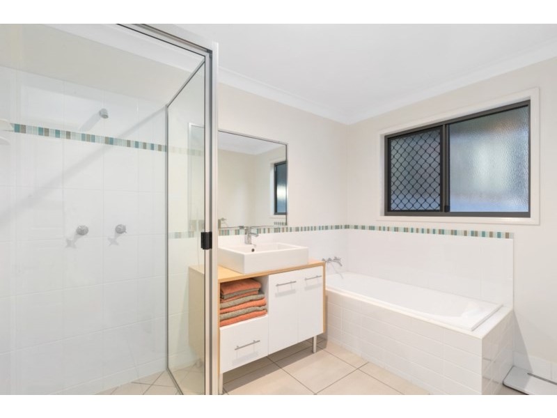 10 Greenwood Close, Frenchville QLD 4701